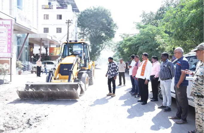 Inspection of Pending Road Restoration Work from Mill Corner to Khadkeshwar